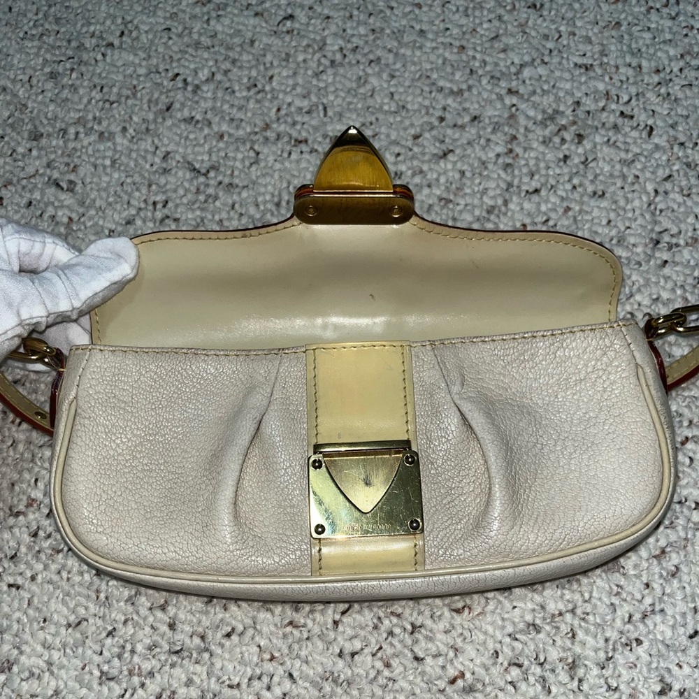 ๐ SOLD ๐ Authentic Louis Vuitton Suhali Le Precieux White bag - Picture 3 of 13